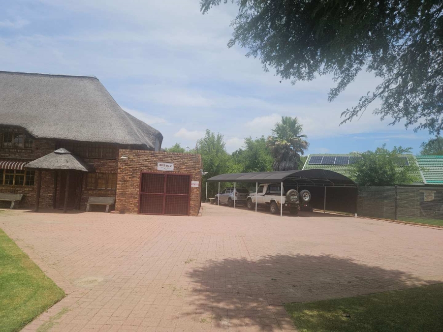 4 Bedroom Property for Sale in Leeudoringstad North West
